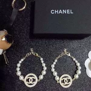 ブレスレット 新しい斬新なスタイル シャネル 2020年の春夏に着たい CHANEL 旬の気分を絶妙に