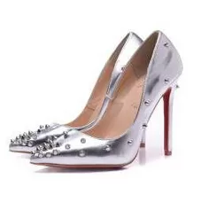 大人気 2020 Christian Louboutinクリスチャンルブタン 安定感ある　パンプス