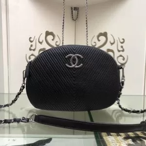 トレンド感があって涼しげ シャネル 2020年夏の一押しファッションアイテム CHANEL ファッションにトレンド レディースバッグ