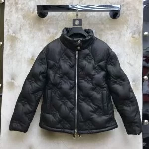 秋冬とれんど新品目立ち　ルイ ヴィトン 2020秋冬最重要アイテム　LOUIS VUITTON　ハーフコート　ファッション上級者向け