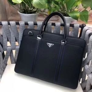 どのアイテムも手頃な価格で プラダ PRADA トレンド最先端のアイテム ビジネスバッグ