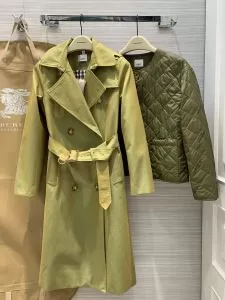 秋冬コーデと相性がいい バーバリー おしゃれなファッションコーデ BURBERRY 2020トレンド秋冬おすすめ安い ロングコート