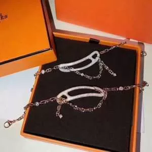 ブレスレット元気な印象のコーデ エルメス HERMES 2色可選 2020春夏トレンドアイテム