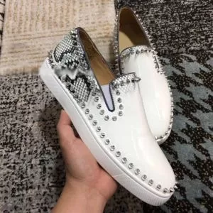愛用者が多いルブタンコピーPIK BOAT PATENT白Christian Louboutinスリッポンローカットスポーティスニーカースパイク本革
