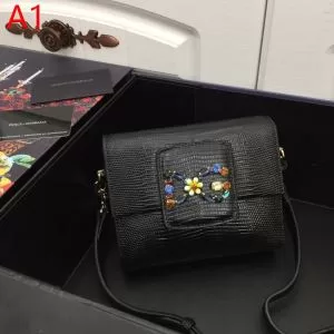 クラシカルな雰囲気 ドルチェガッバーナ 2020年春夏シーズンの人気 DolceGabbana この夏は注目新作 レディースバッグ 多色選択可