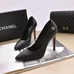 2020トレンド秋冬おすすめ安い シャネル CHANEL 秋冬コーデと相性がいい ハイヒール 秋冬にお世話になる定番