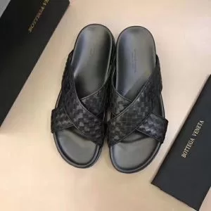 着回し力も抜群です ボッテガ ヴェネタ BOTTEGA VENETA 《2020年》今、注目のストリート サンダル