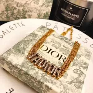 今流行りの最新コレクション 《2020年》今、注目のストリート ディオール DIOR ネックレス