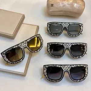 シャネル CHANEL 2020年の春夏に着たい カジュアルスタイルを軽快に サングラス 4色可選