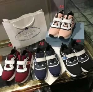 今季爆発的な人気 数量限定再入荷 PRADA プラダ カジュアルシューズ 再入荷 4色可選