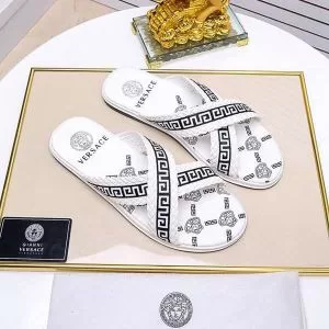 サンダル 2020夏色っぽさ ヴェルサーチVERSACE おしゃれデザインも大人気 2色可選 夏の王道 適度な上品さ