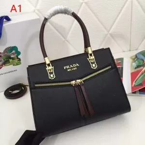 暑い今こそ活躍させたい プラダ PRADA ハンドバッグ 4色可選 2020春夏のトレンド新商品