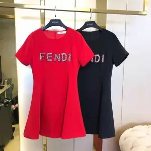 2色可選 2020年の夏のマスト 今年の正解大人気新作 フェンディ FENDI ワンピース
