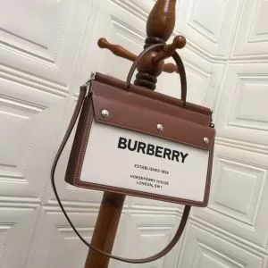《2020年》今、注目のストリート レディースバッグ 素敵なスタイルで夏の定番 バーバリー BURBERRY 特に夏は人気アイテム