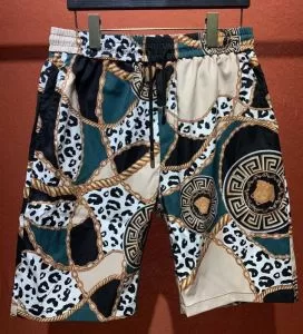 世界共通のアイテム ヴェルサーチ VERSACE 是非ともオススメしたい ショートパンツ 試してみよう