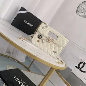 安心の実績 シャネル 飽きもこないデザイン CHANEL 2020話題の商品 レディースバッグ