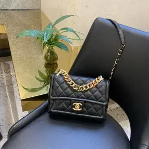 優しい雰囲気スタイリッシュに シャネル CHANEL【2020年】夏のファッション レディースバッグ 気持ちいい真夏日にぴったり 2色選択可