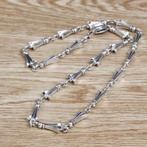 クロムハーツ 風通しの良いフレア CHROME HEARTS オシャレな印象に ネックレス