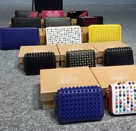 上品上質な 2020 Christian Louboutinクリスチャンルブタン 人気販売　財布 ファスナー　カードケース 多色選択可選択