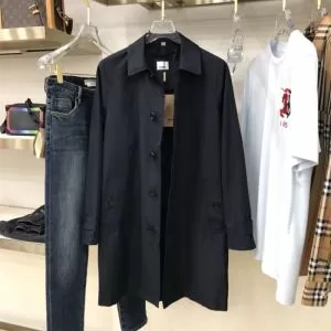 ポンチョコート 手頃価格でカブり知らず バーバリー BURBERRY 価格も嬉しいアイテム