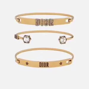 ディオール DIOR 気持ちいい真夏日にぴったり ブレスレット おしゃれな夏ファッション2020 清潔感のある肌見せ