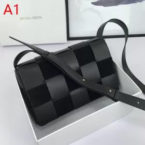 レディースバッグ 【2020春夏】最新コレクション ボッテガ ヴェネタ BOTTEGA VENETA 着回し力も抜群です多色選択可 夏キレ味をプラス