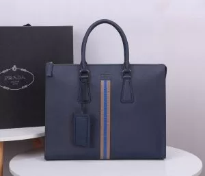 狙える優秀アイテム ビジネスバッグ 大人の新作こそ プラダ PRADA おしゃれに大人の必見