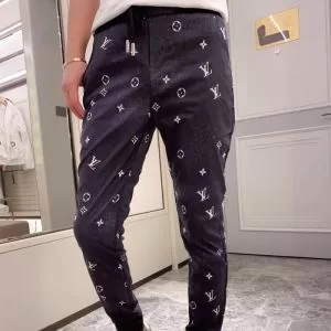 20新作です ジーンズ ストリート界隈でも人気 ルイ ヴィトン LOUIS VUITTON