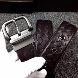 人目を引く存在感 ボッテガ ヴェネタ 人目を引く存在感 BOTTEGA VENETA 多色可選 ベルト