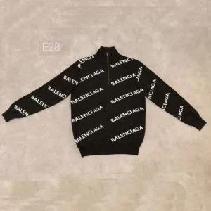 ジップパーカー バレンシアガ BALENCIAGAリラックス感のあるゆったり 2020春夏の大注目トレンド 大胆なデザイン