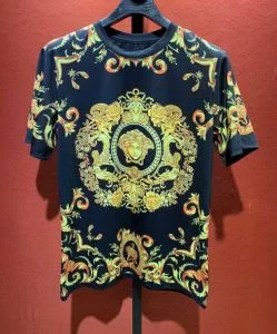 人気を集め 半袖Tシャツ 海外でも大人気 ヴェルサーチ VERSACE 日本未入荷カラー
