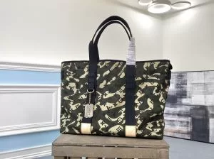 2020モデル LOUIS VUITTON スタイルアップ レディースバッグ ルイ ヴィトン ストリート感あふれ
