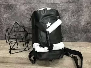 2020春夏新作 リュック、バックパック 主役になる存在感 ジバンシー GIVENCHY