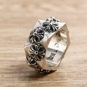 2020即旬な装いに クロムハーツ 今シーズン人気のアイテムCHROME HEARTS リング指輪