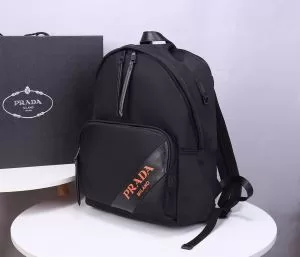 プラダ 2年以上連続１位獲得 PRADA エレガントな雰囲気 リュック １点限りVIPセール