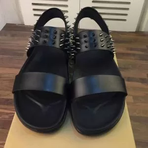 Christian Louboutin フラットシューズ SALE開催 2020 クリスチャンルブタン