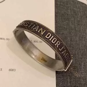 ディオール DIOR 夏ファッションのおすすめ ブレスレット 2020年夏の一押しファッションアイテム