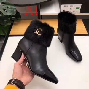 2色可選 シャネル秋冬に大注目のカラー CHANEL 速報2020年秋ファッショントレンド レザーブーツ カジュアルコーデオシャレ