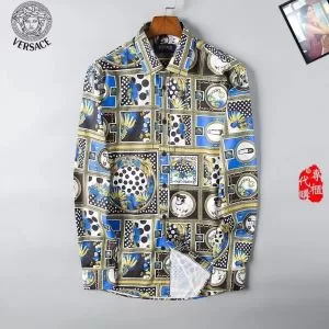 大人っぽく着こなし シャツ ヴェルサーチ 2020SSのトレンド商品VERSACE 春夏らしい爽やかさ