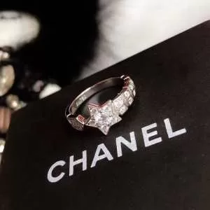 一番手に入れやすい シャネル CHANEL 海外でも人気なブランド リング指輪 2020年春限定