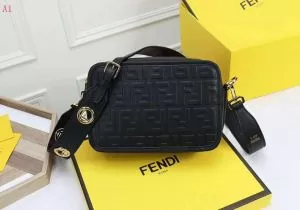 FENDI フェンディ 希少性の高い 4色可選 期間限定セール ショルダーバッグ 2020人気の主流アイテム