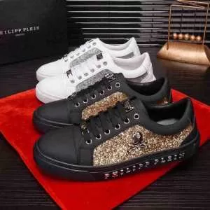 2020秋冬流行ファション フィリッププレイン PHILIPP PLEIN 優しいのに存在感 ランニングシューズ ファッショントレンドを早速チェック