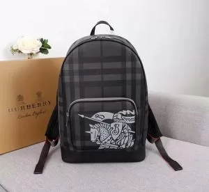 リュック 大人カジュアル夏ファッション2020 春夏シンプルファッションでOK バーバリー BURBERRY