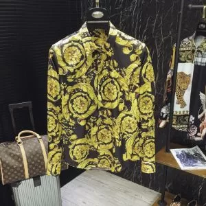 2020春夏も引き続き人気セール ヴェルサーチVERSACE 長袖 ロンTロングTロングTシャツ 甘過ぎず大人な印象に