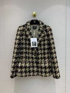 ファッショントレンドを早速チェック シャネル CHANEL2020秋冬流行ファション ハーフコート 最高にCOOL秋冬新作