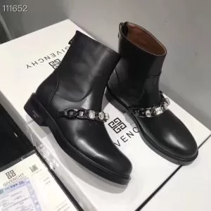 先取り 20202020秋冬ファッション ジバンシー GIVENCHY 最新作おすすめしたい秋冬 レザーブーツ 寒い季節トレンド上品