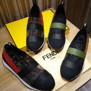 今季爆発的な人気 FENDI フェンディ ランニングシューズ 2色可選 目前の注目ブランド 超定番人気
