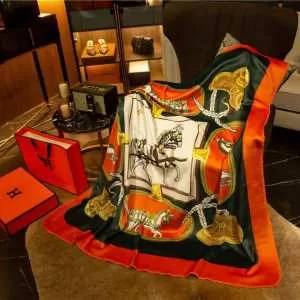 超極細繊維を使用した美品 エルメス HERMES 2020夏色っぽさ ブランケット セレブ愛用　贈り物にも最適