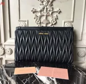 2020春夏新作綺麗に決まるフォルム ミュウミュウ MIUMIU 長財布 4色可選