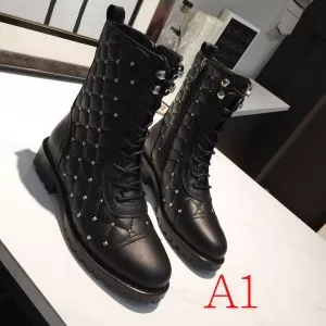 2色可選 ヴァレンティノ2020トレンドカラー秋冬セール VALENTINO とにかく完璧ブランド新作 レザーブーツ 大胆なチェックの人気トレンド